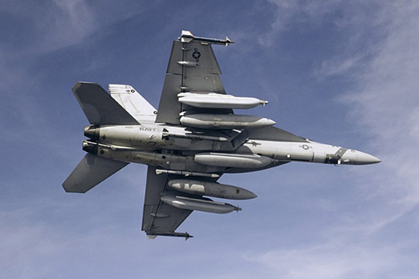 兩架F/A-18F將改裝為海軍EA-18G電子攻擊機(jī)