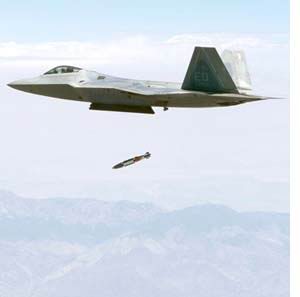 美國空軍F/A-22超聲速投放JDAM制導(dǎo)炸彈(附圖)