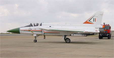 印度空軍擬首批訂購(gòu)20架LCA輕型戰(zhàn)斗機(jī)(組圖)