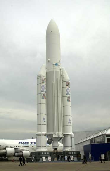 法國新一代軍事通信衛(wèi)星順利升空(附圖)