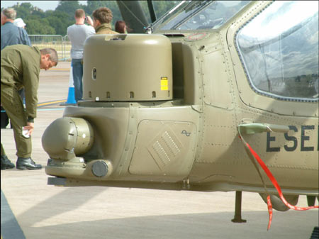 意大利陸軍改進(jìn)A129武裝直升機(組圖)