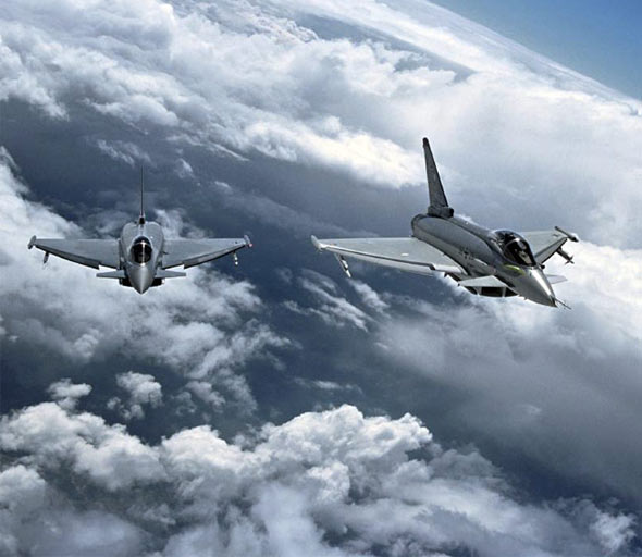 圖文：歐洲EF2000臺風雙機空中編隊