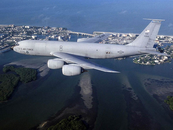 美國空軍尋求新加油機替代KC-135飛機(附圖)
