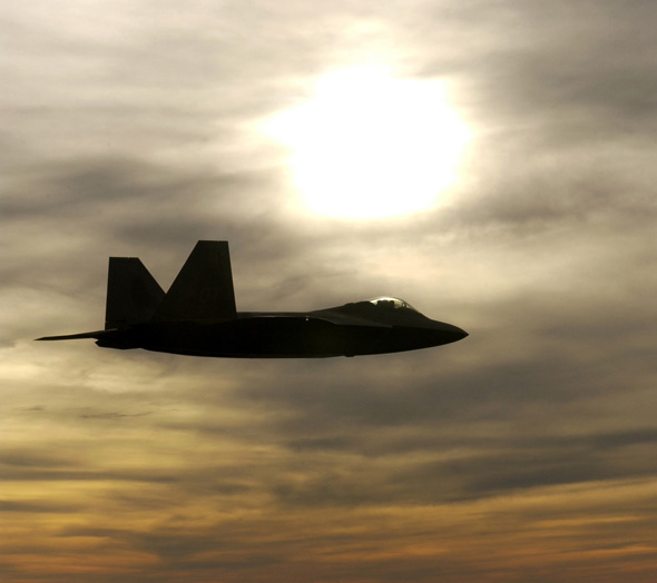 圖文：F-22猛禽戰(zhàn)機(jī)試飛中