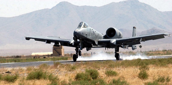 美空軍將為半數(shù)以上A-10攻擊機(jī)更換新機(jī)翼(圖)