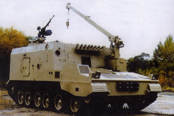圖文：PCZ-45彈藥補給車可裝載90發(fā)155炮彈