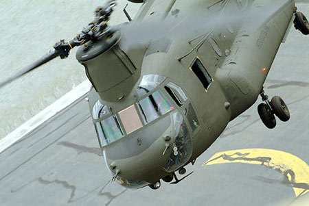 美軍CH-47F直升機(jī)換裝T55-714A發(fā)動(dòng)機(jī)(組圖)