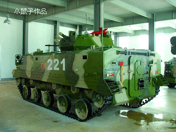 圖文：國產(chǎn)ZBD2000傘兵戰(zhàn)車后側(cè)