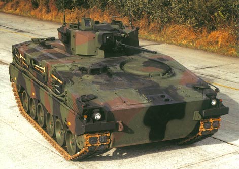 圖文:90年代制造的安裝6個(gè)負(fù)重輪的大車(chē)體型