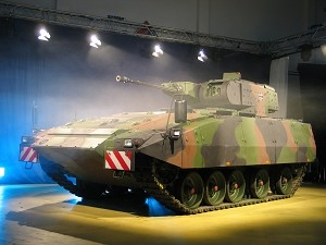 德國陸軍新型“美洲獅”步兵戰(zhàn)車首次亮相(圖)