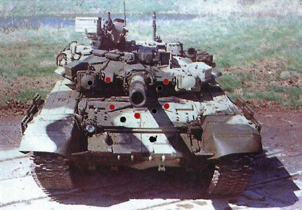 圖文：T-90主戰(zhàn)坦克被實(shí)彈命中部位