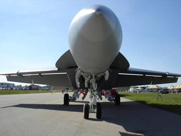 美海軍F/A-18戰(zhàn)機(jī)將裝備第8批自防衛(wèi)系統(tǒng)(圖)