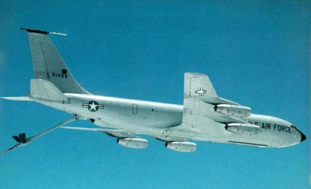 五角大樓批準(zhǔn)啟動KC-135加油機(jī)替換項(xiàng)目(圖)