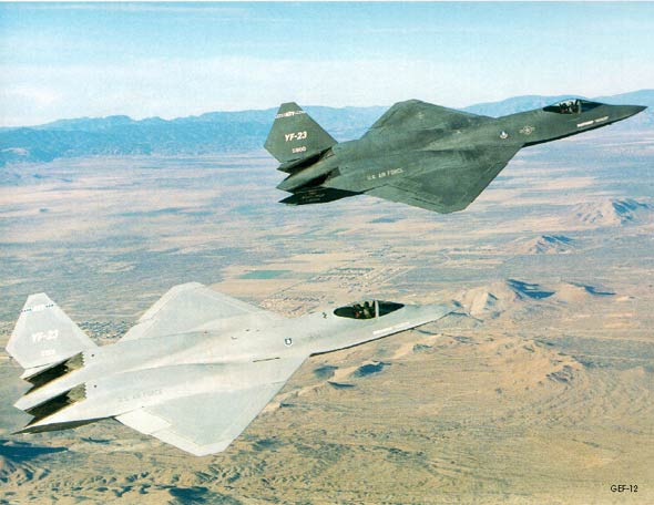圖文：兩架YF-23原型機編隊漆有不同涂裝
