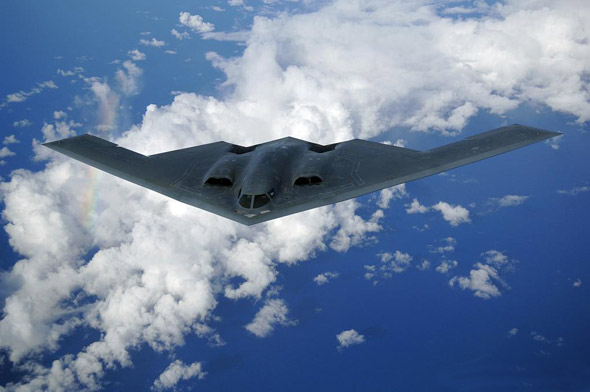 美軍改進(jìn)B-2轟炸機(jī)可一次投擲80枚靈巧彈藥(圖)