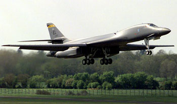 美國空軍關(guān)注B-1B轟炸機(jī)海上攻擊能力(圖)