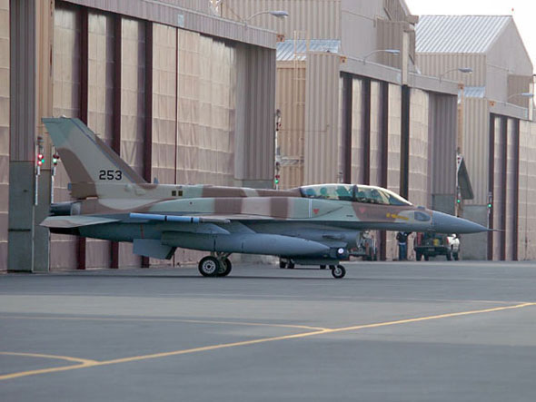 F-16I戰(zhàn)斗機(jī)超強(qiáng)作戰(zhàn)能力(圖)