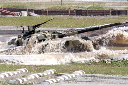 圖文：T-90S主戰(zhàn)坦克突破水障展示