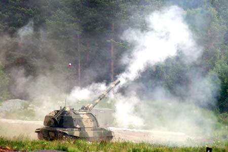圖文：2S19復仇者-S自行榴彈炮實彈射擊