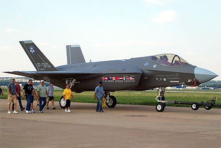 五角大樓將F-35從絕對隱身等級降為非常隱身(圖)