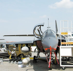 美國M－346第四代高級教練機(jī)概括亮相(圖)