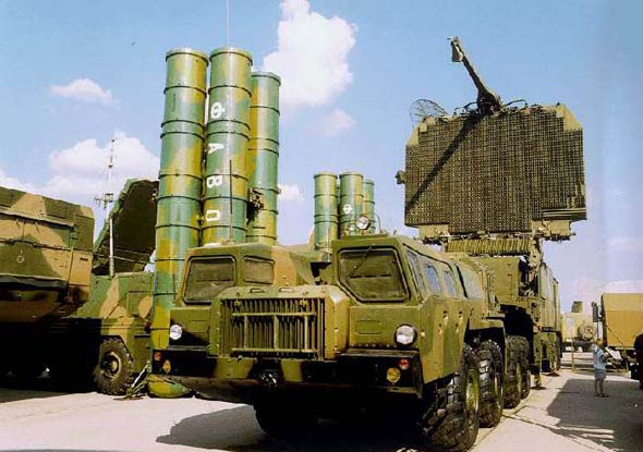 圖文：S-300PMU2防空導彈系統(tǒng)靜態(tài)展示