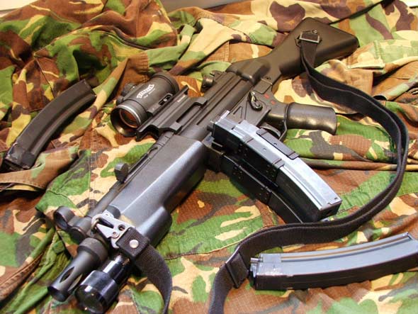 圖文:德國(guó)HK公司MP5A2型沖鋒槍