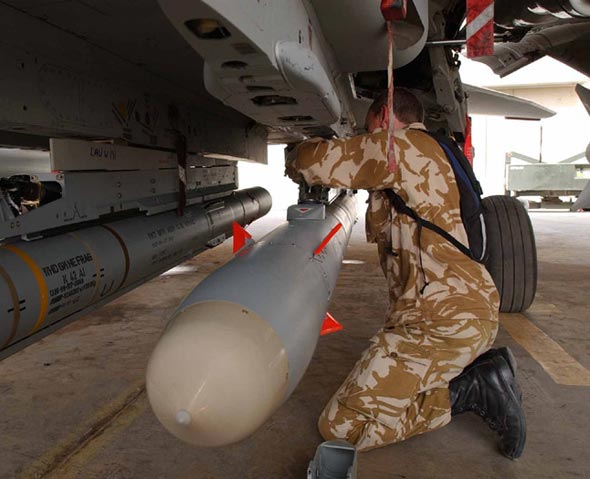 英國(guó)國(guó)防部出資保障兩種空射導(dǎo)彈(圖)