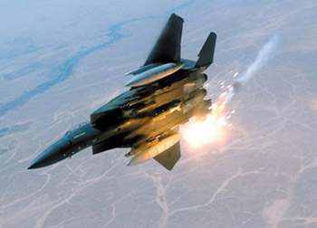 英國空軍F-15E戰(zhàn)斗機首次試射小直徑炸彈(圖)