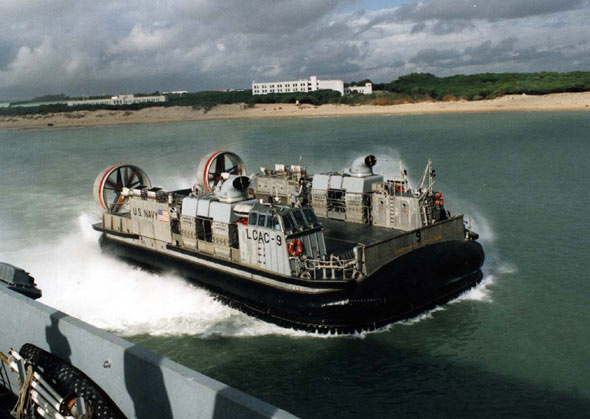美國(guó)海軍將改裝現(xiàn)役登陸氣墊船(組圖)
