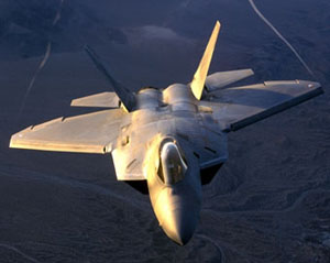 美空軍高官在國會為F-22多年采購計劃作證(圖)