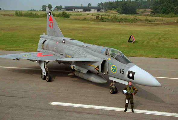 圖文：瑞典空軍Saab-37雷式戰(zhàn)斗機(jī)